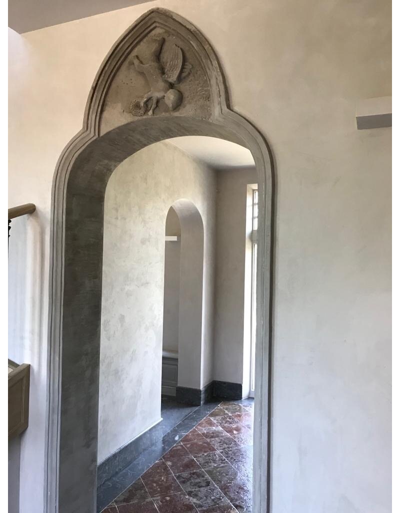 Maison Leon Van den Bogaert Antikes Wandsteinobjekt