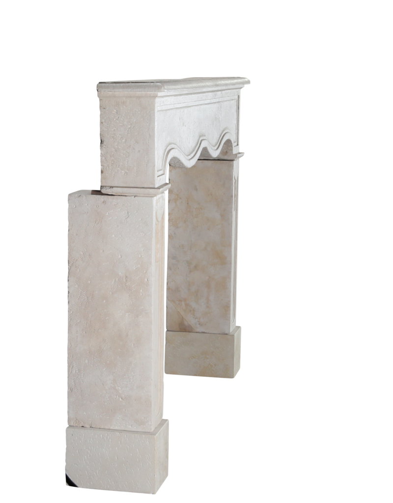 Entourage de cheminée en pierre calcaire française blanche intemporelle
