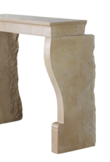 Maison Leon Van den Bogaert Pequeña Chimenea Francesa Del Siglo XIX En Piedra Beige