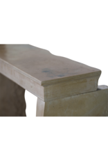 Maison Leon Van den Bogaert Pequeña Chimenea Francesa Del Siglo XIX En Piedra Beige