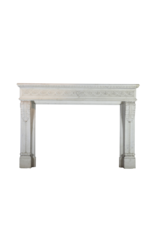Maison Leon Van den Bogaert Große repräsentative Vintage-Kaminumrandung aus weißem Statuario-Marmor