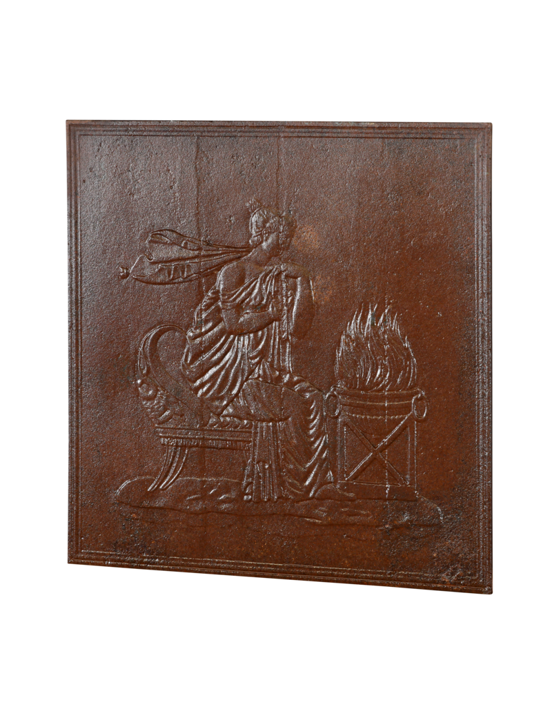 Plaque De Cheminée Bas-Relief Représentant Une Dame Au Feu