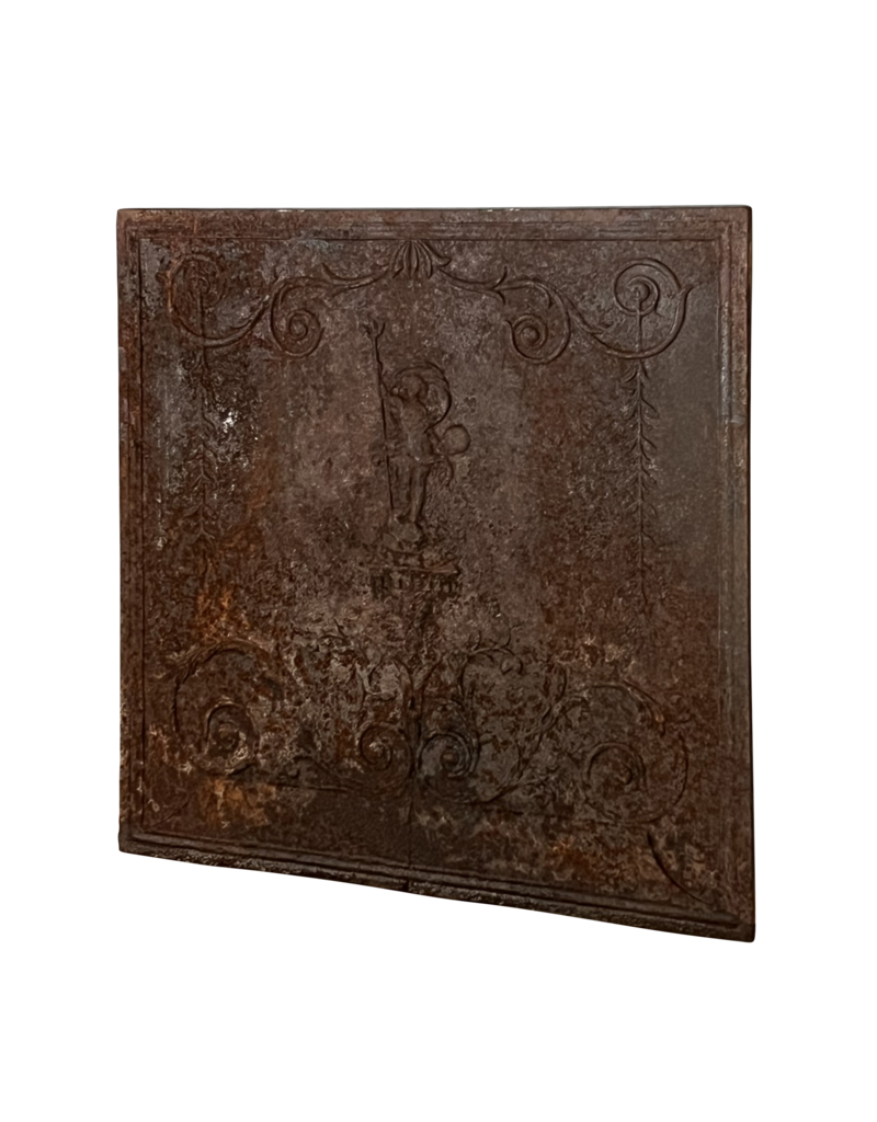 Maison Leon Van den Bogaert Elegante Flachrelief-Platte Kamindekoration