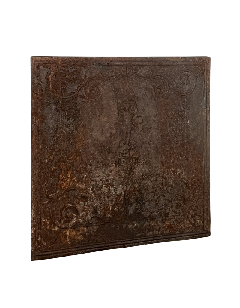 Maison Leon Van den Bogaert Elegante Flachrelief-Platte Kamindekoration
