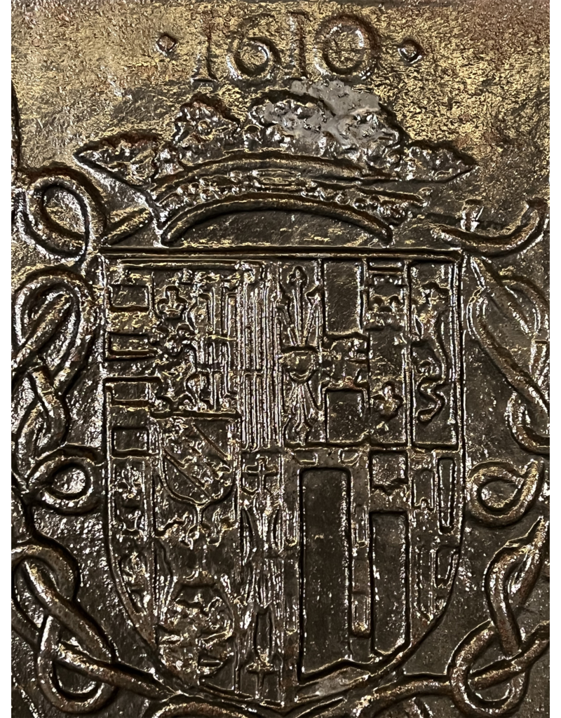 Maison Leon Van den Bogaert Historic Fireplace Plate 1610 Catherine de Clèves-Nevers