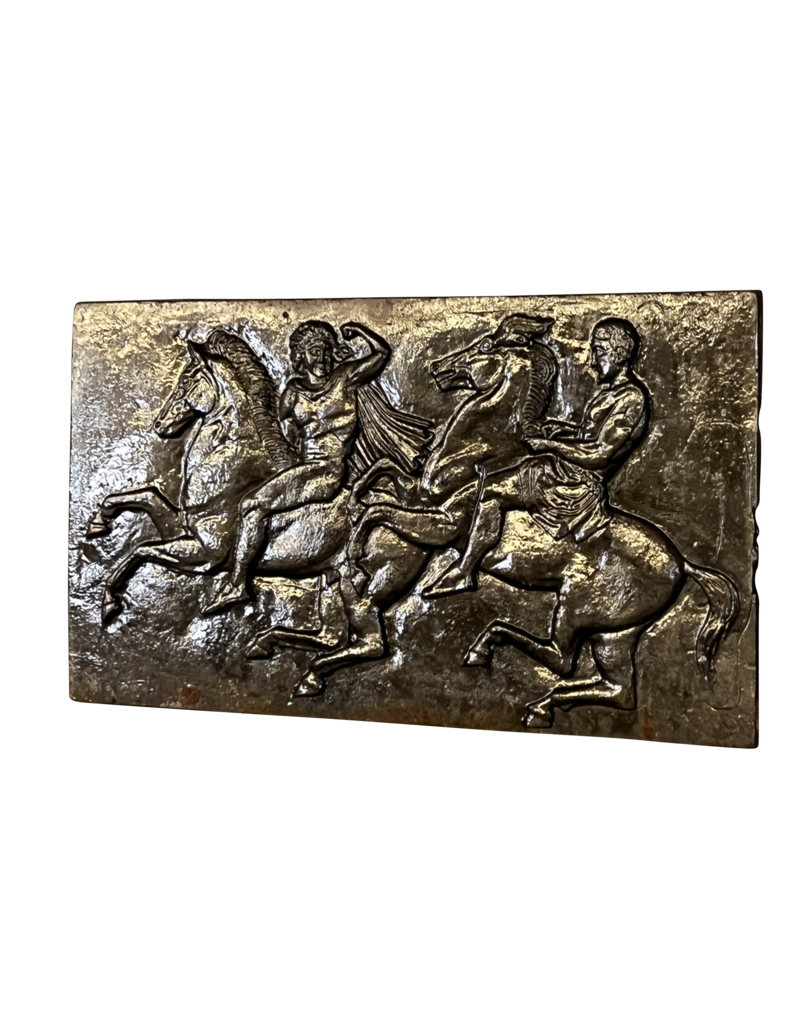 Bajorrelieve Histórico En Hierro Fundido Y Caballos.