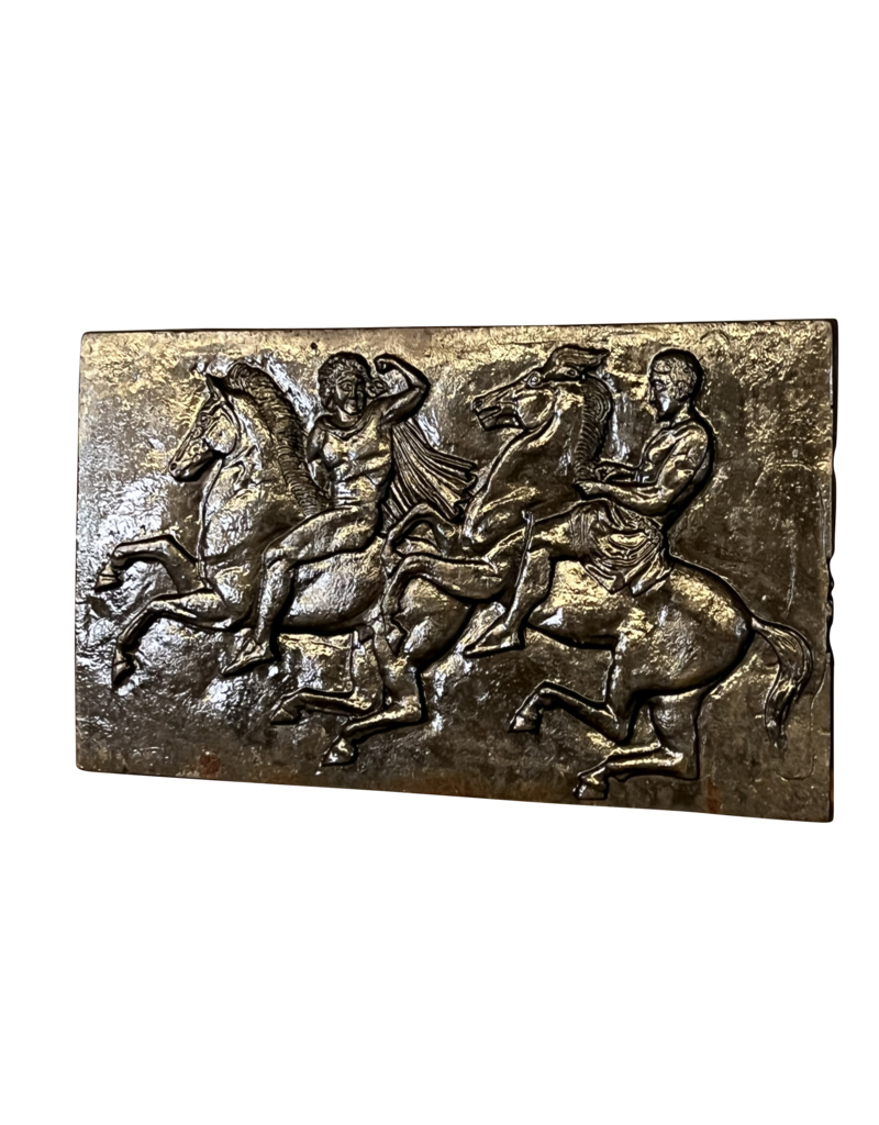 Bas-Relief Historique En Fonte Et Chevaux