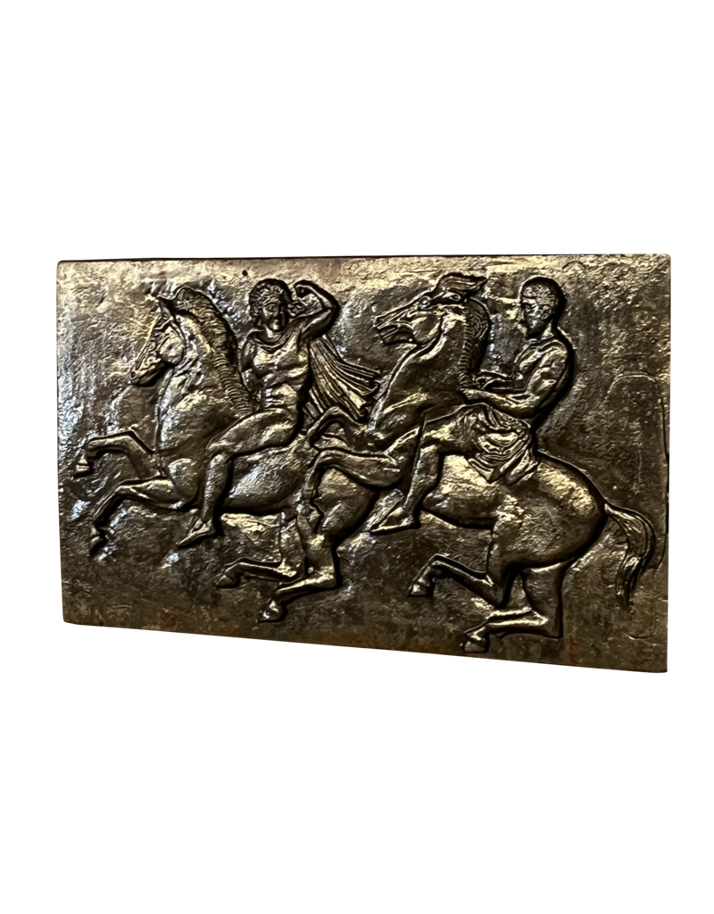 Bajorrelieve Histórico En Hierro Fundido Y Caballos.