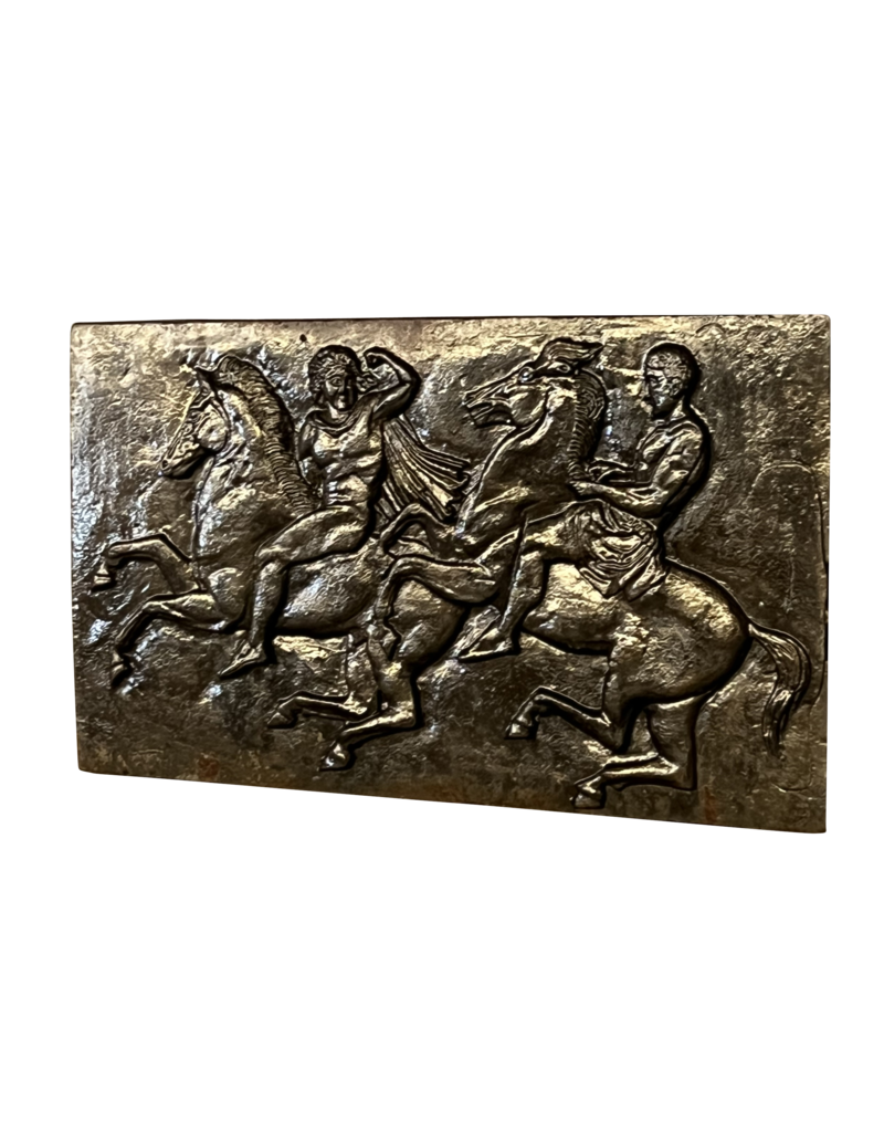 Historisches Flachrelief aus Gusseisen und Pferden