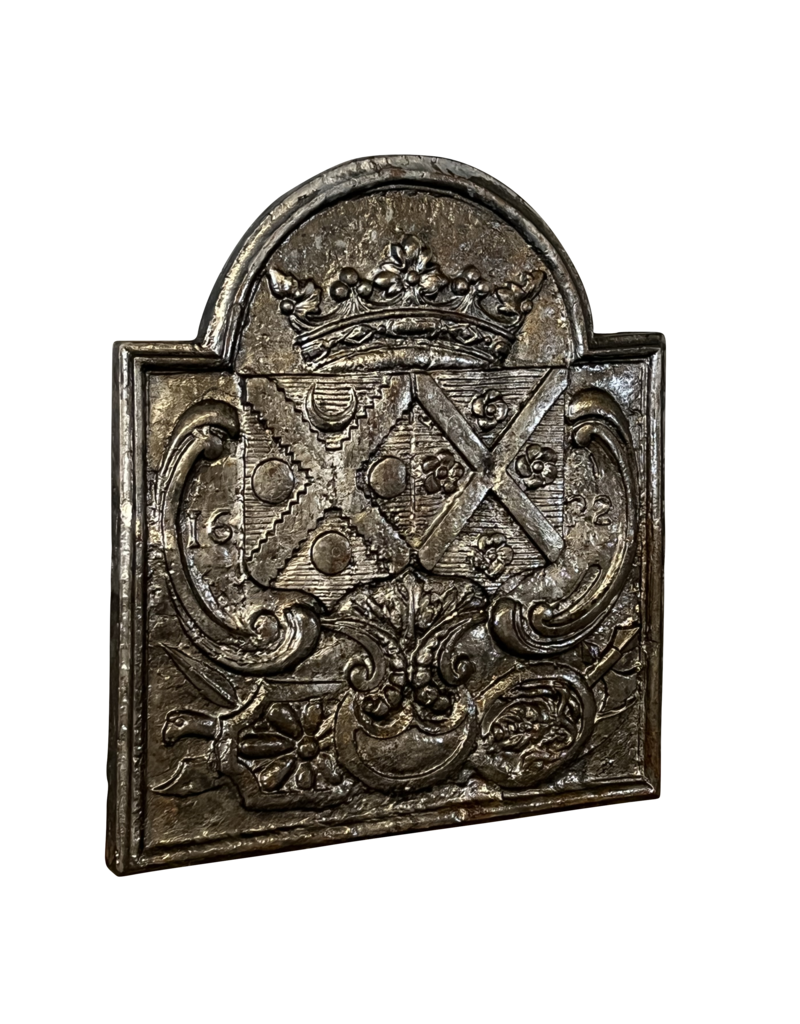 Maison Leon Van den Bogaert Jahr 1622 Französischer Antiquitäten-Teller-Kamin