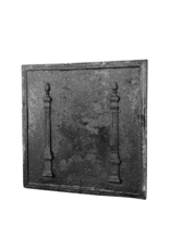 Maison Leon Van den Bogaert Placa De Chimenea Con Columnas Elegantes Y Decoración Minimalista