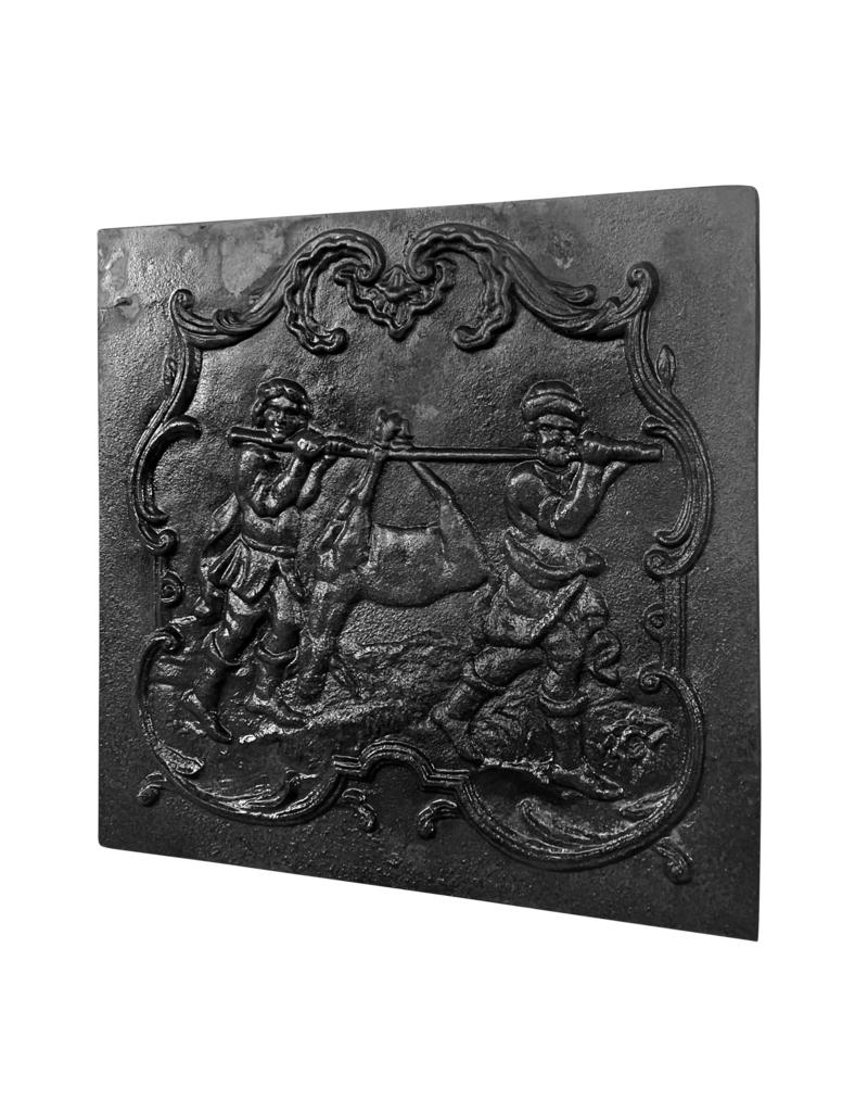 Maison Leon Van den Bogaert Details zu Kaminplatten mit Jagdszenen