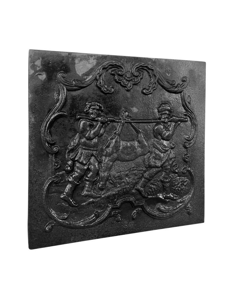 Maison Leon Van den Bogaert Details zu Kaminplatten mit Jagdszenen