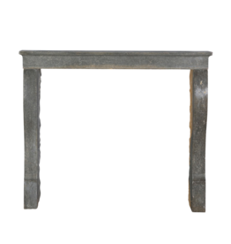 Entorno De Chimenea De Piedra Gris