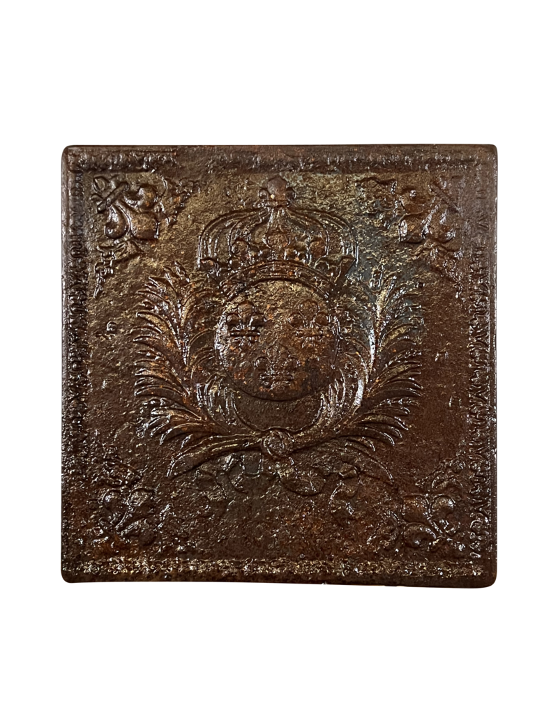 Maison Leon Van den Bogaert Quadratisches Wappen des Königs von Frankreich mit Feuerrücken