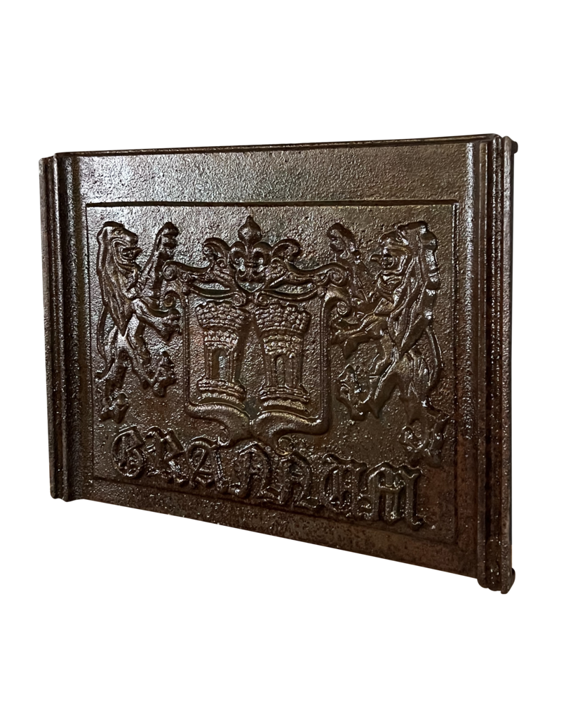 Maison Leon Van den Bogaert Kaminelement aus Wappen aus Gusseisen