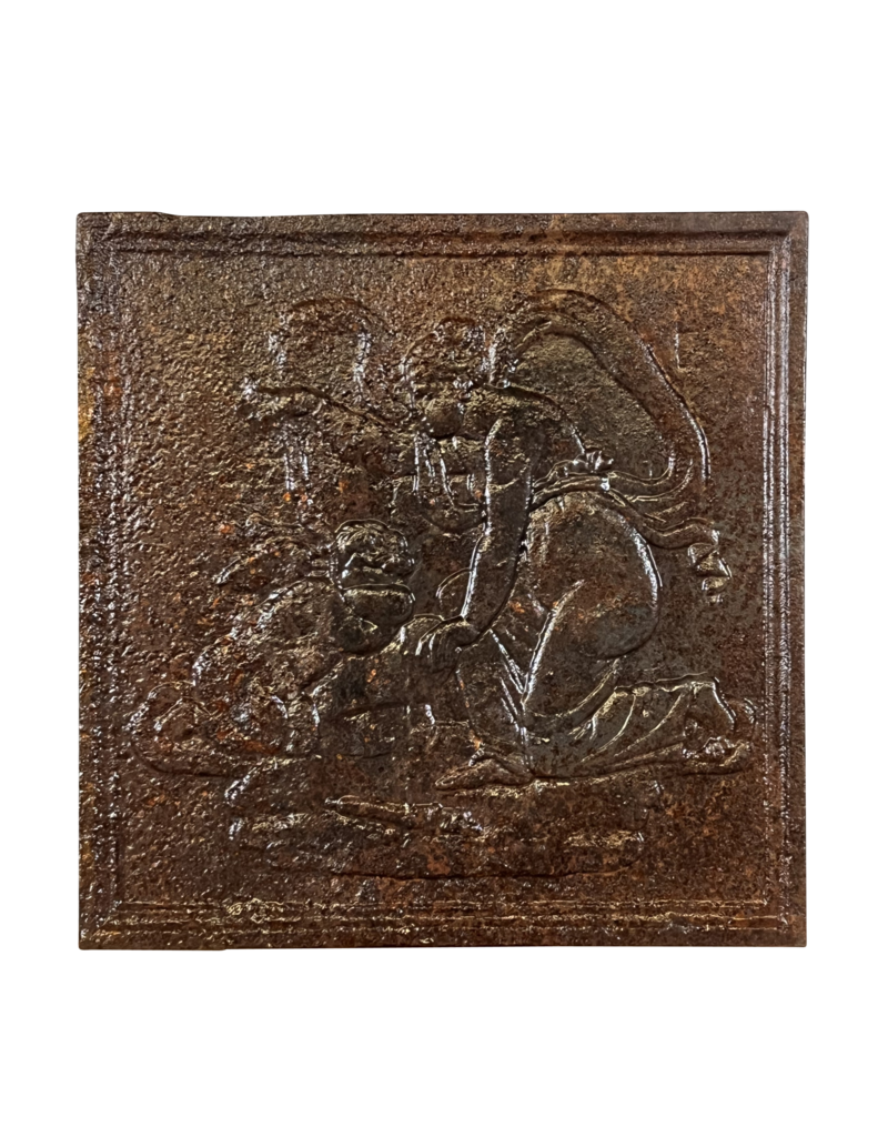 Plaque De Cheminée Antique En Fonte Représentant Une Dame Avec Un Ange