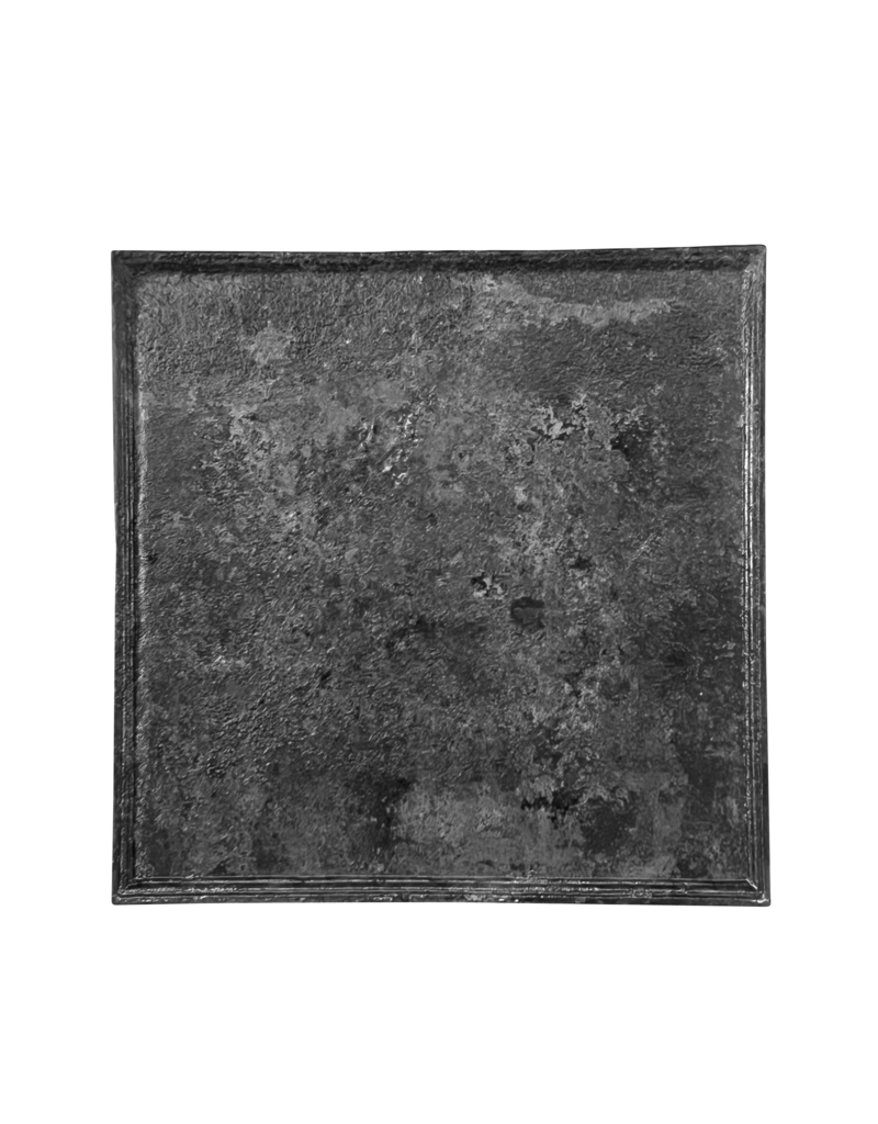 Maison Leon Van den Bogaert Minimalistische quadratische Kaminplatten