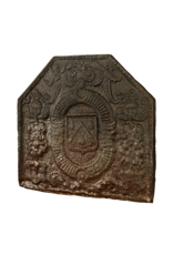 Maison Leon Van den Bogaert Wappen-Kaminplatte aus dem 17. Jahrhundert