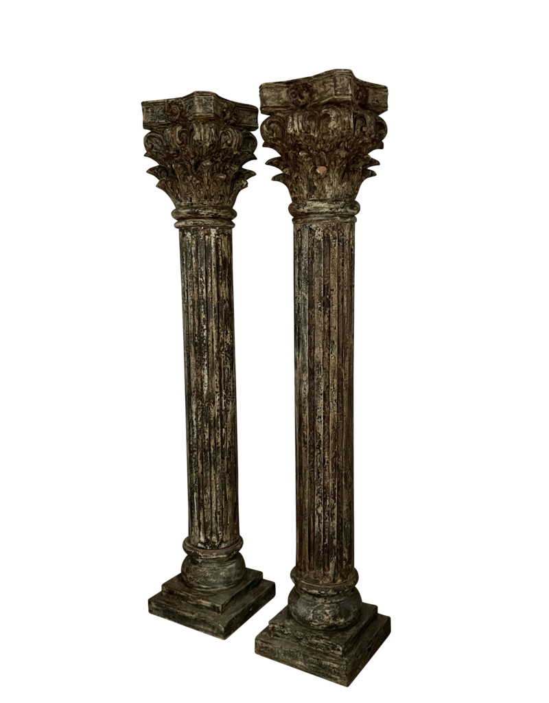 Maison Leon Van den Bogaert Paire De Colonnes Anciennes En Bois Patinées