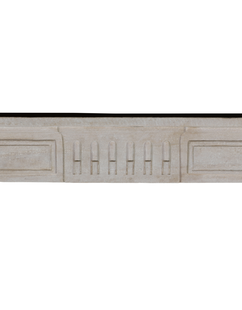 Maison Leon Van den Bogaert Cheminée ancienne en grès beige monochrome de France