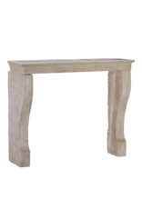 Maison Leon Van den Bogaert Antigua Repisa De Chimenea Francesa En Piedra Beige Atemporal