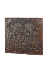 Une Ancienne Plaque De Cheminée Donne Un Rayonnement Supplémentaire Dans La Pièce