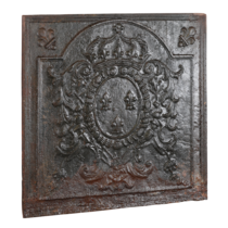 Maison Leon Van den Bogaert Une plaque de cheminée historique personnalise l'intérieur et crée un foyer