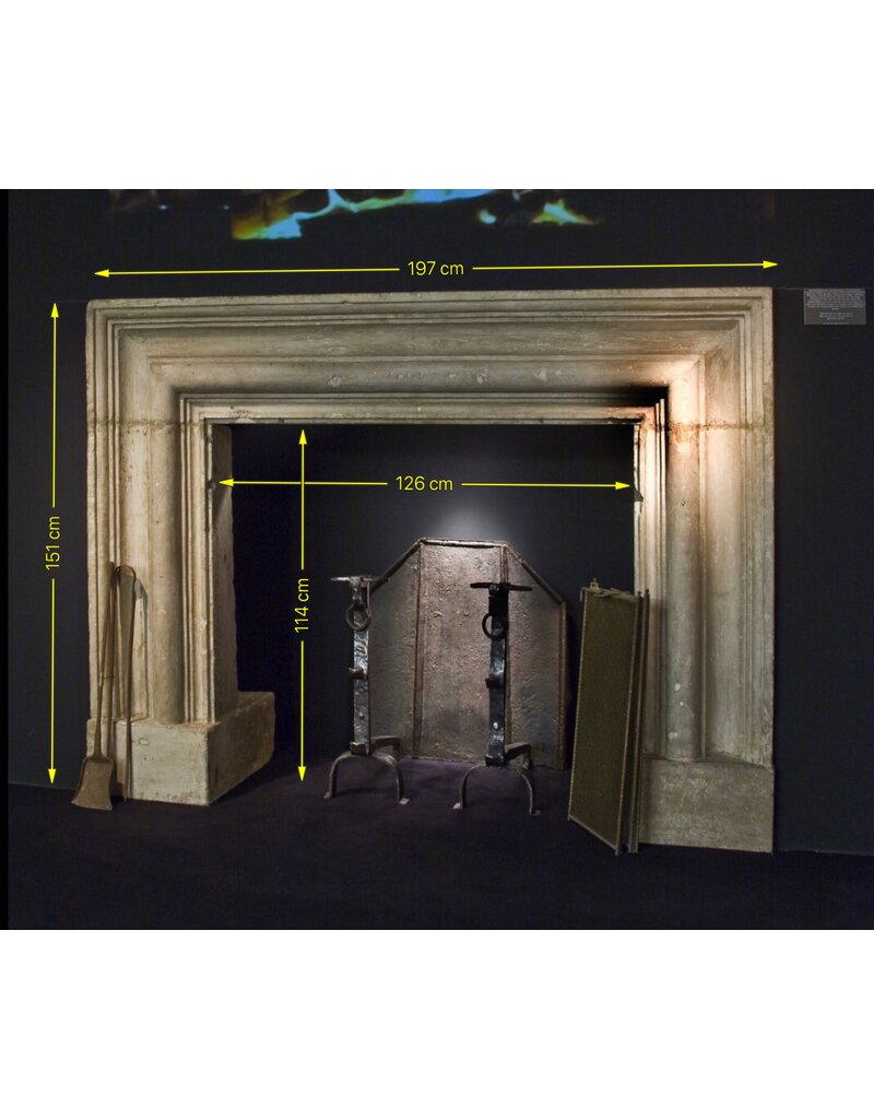 Cadre De Foyer De Château En Grès Extrêmement Massif