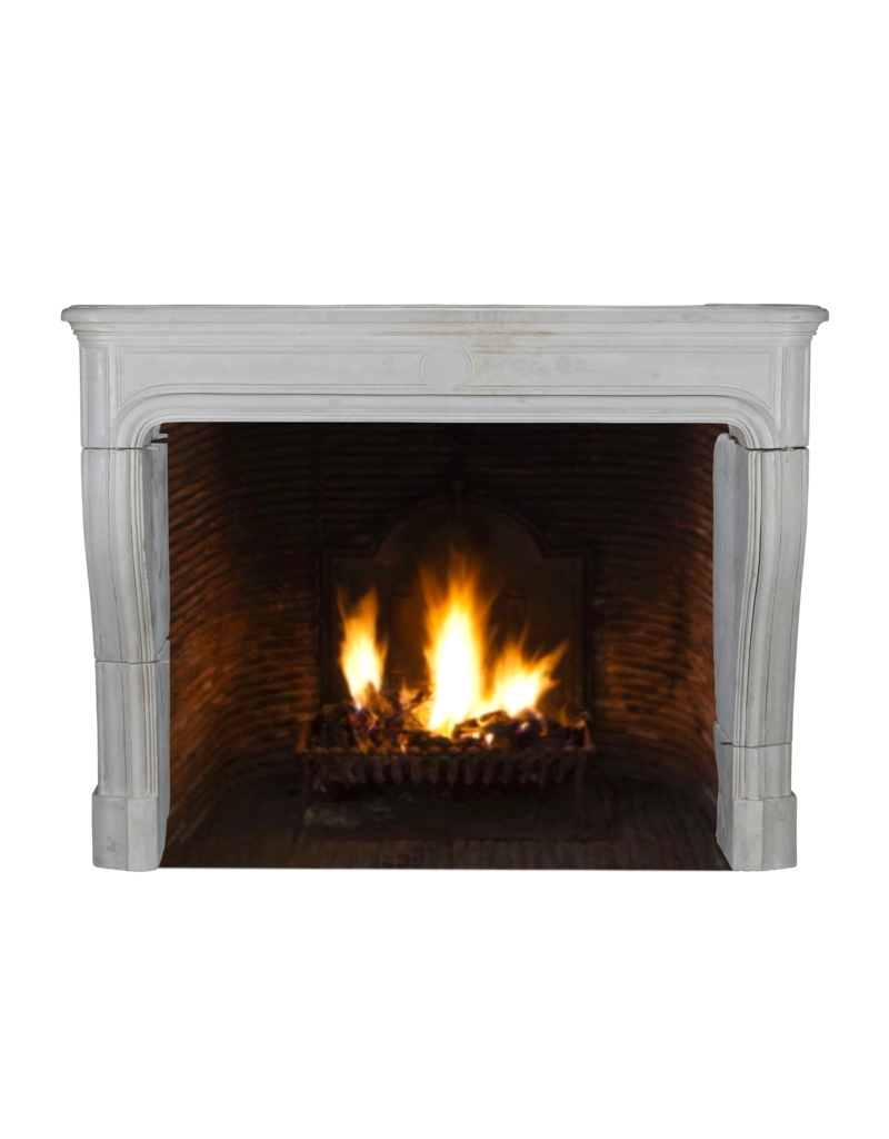 Maison Leon Van den Bogaert 17th Century White Elegant Antique Mantelpiece In French Stone