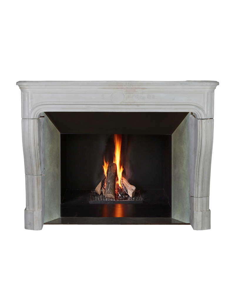 Maison Leon Van den Bogaert 17th Century White Elegant Antique Mantelpiece In French Stone