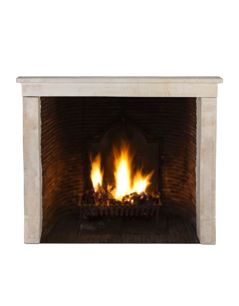 Petite Cheminée Ancienne En Pierre Pour Un Intérieur Cosy Et Intemporel