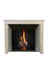 Maison Leon Van den Bogaert Pequeña Chimenea De Piedra Para Un Interior Acogedor Y Atemporal