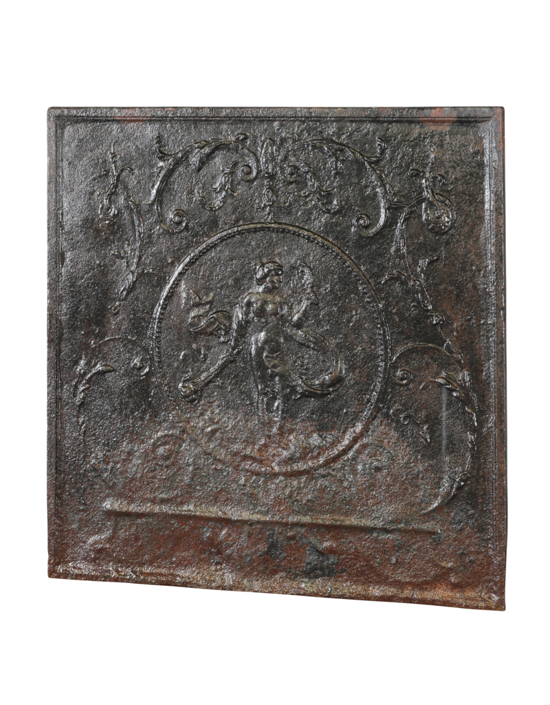 Ancienne Plaque De Cheminée En Fonte Femme En Robe Flottante
