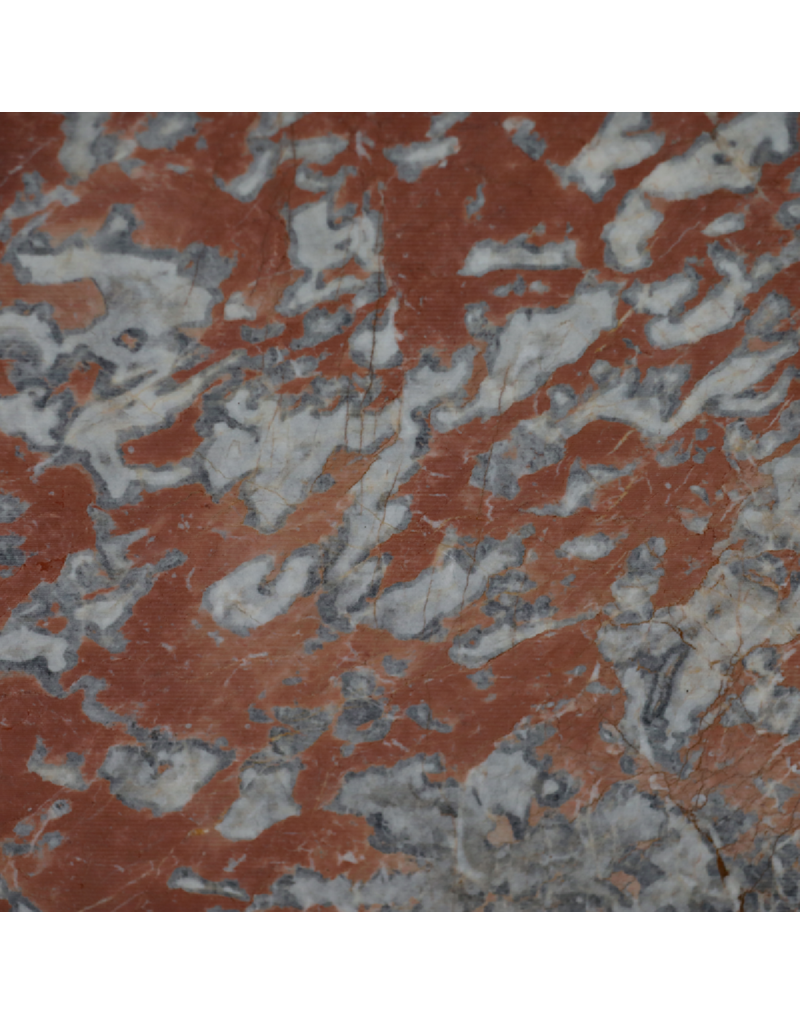Maison Leon Van den Bogaert Dalle de marbre Rouge Languedoc ancien non calibrée avec variations de couleurs uniques