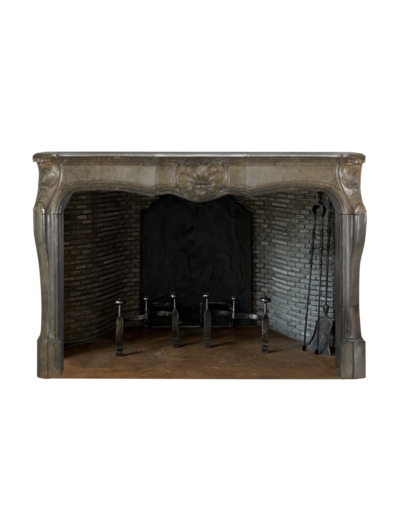 Maison Leon Van den Bogaert Prachtige 18e-eeuwse Regentschap-Schouwmantel Met Sierlijk Sculptuur