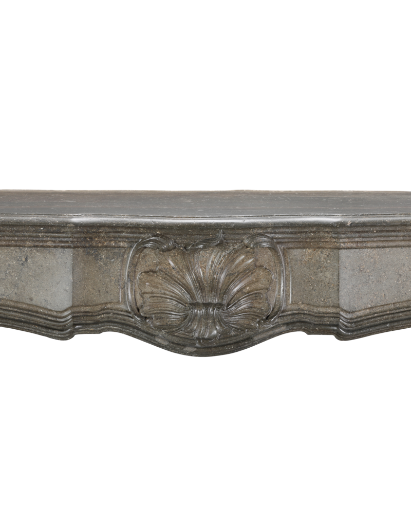 Maison Leon Van den Bogaert Prachtige 18e-eeuwse Regentschap-Schouwmantel Met Sierlijk Sculptuur