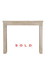 Maison Leon Van den Bogaert 140 cm Breite Kaminumrandung aus Kalkstein