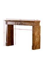 Maison Leon Van den Bogaert Früh­19. Jh. Französischer Kalkstein-Kamin­mantel mit handgeschnitztem Jagdrelief und Patina