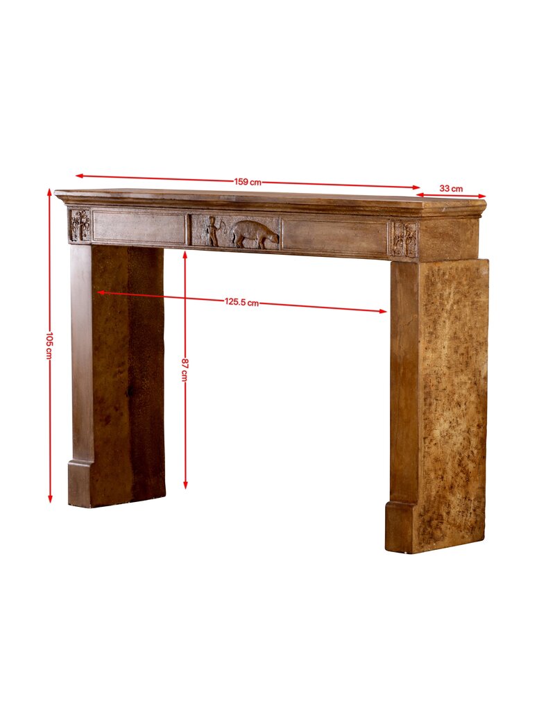 Maison Leon Van den Bogaert Früh­19. Jh. Französischer Kalkstein-Kamin­mantel mit handgeschnitztem Jagdrelief und Patina