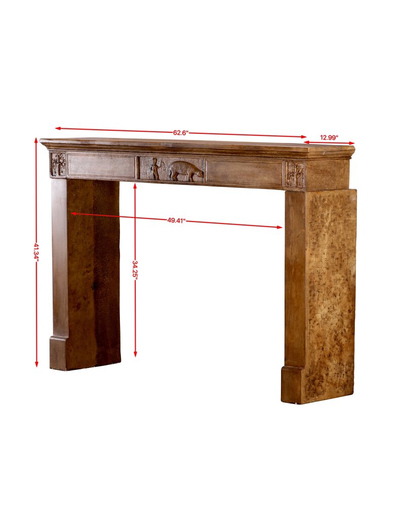 Maison Leon Van den Bogaert Früh­19. Jh. Französischer Kalkstein-Kamin­mantel mit handgeschnitztem Jagdrelief und Patina