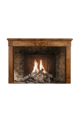 Maison Leon Van den Bogaert Früh­19. Jh. Französischer Kalkstein-Kamin­mantel mit handgeschnitztem Jagdrelief und Patina