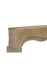 Maison Leon Van den Bogaert Romantische Franse Kalkstenen Schouwomlijsting  Met Bloemensnijwerk – Elegante Provinciaal Rocaille Stijl