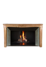 Maison Leon Van den Bogaert Chimenea Francesa Antigua del Siglo XVIII en Mármol Roca de Borgoña Rosado‑Beige – Grande, Reutilizada, Diseño Único