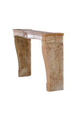 Maison Leon Van den Bogaert Antike 18. Jh. Französische Kaminumrahmung aus burgundischem Rosé‑Beige Marmor – Groß, Recycelt, Rarität