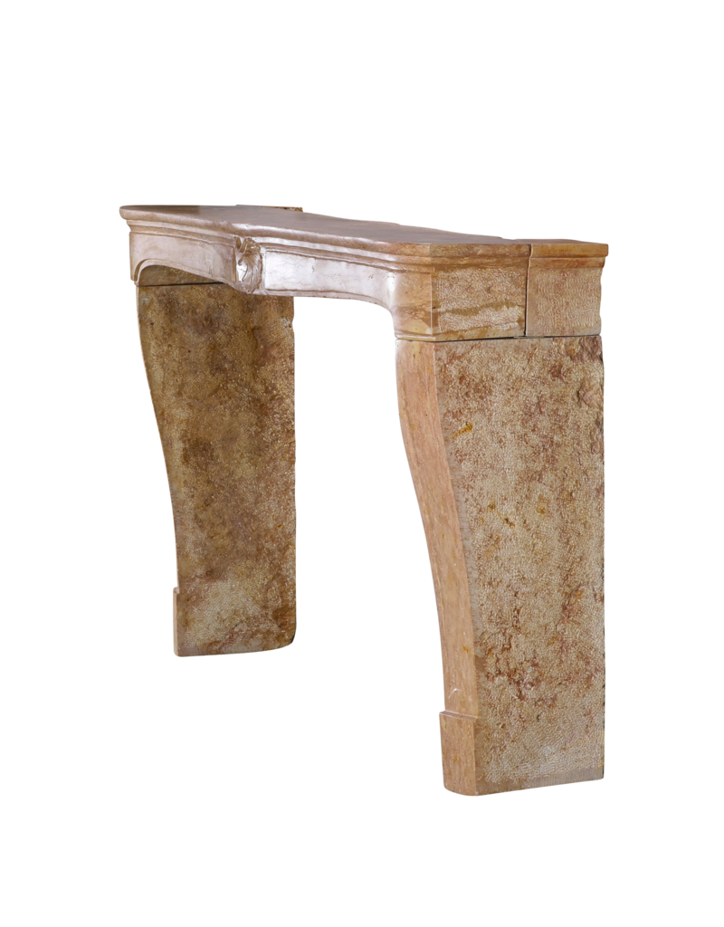 Maison Leon Van den Bogaert Antike 18. Jh. Französische Kaminumrahmung aus burgundischem Rosé‑Beige Marmor – Groß, Recycelt, Rarität