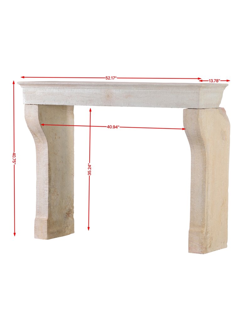Maison Leon Van den Bogaert Elegante Repisa De Chimenea Antigua Del Siglo XIX En Piedra Caliza Pálida Con Jambas Curvas
