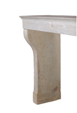 Maison Leon Van den Bogaert Elegante Repisa De Chimenea Antigua Del Siglo XIX En Piedra Caliza Pálida Con Jambas Curvas
