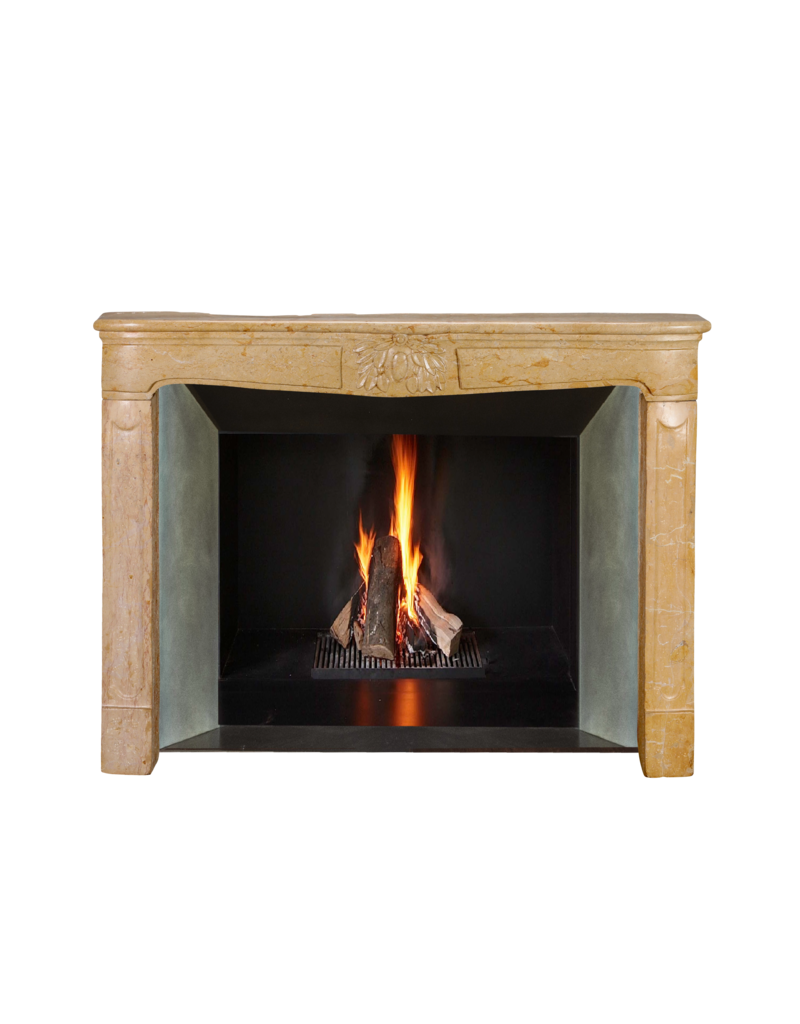 Maison Leon Van den Bogaert Originele Franse Schouw - 18e Eeuw - Licht Okerkleurig Marmer Met Natuurlijke Patina