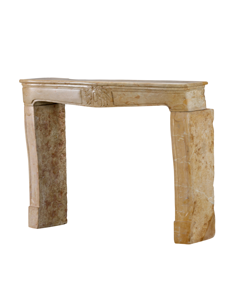 Maison Leon Van den Bogaert Cheminée En Marbre Ocre Clair - XVIIIe siècle – Usure Naturelle Avec Belle Patina
